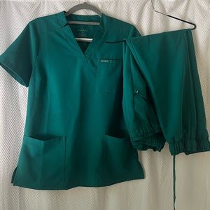 Hunter green Jaanuu scrubs. Small/ Small Petite